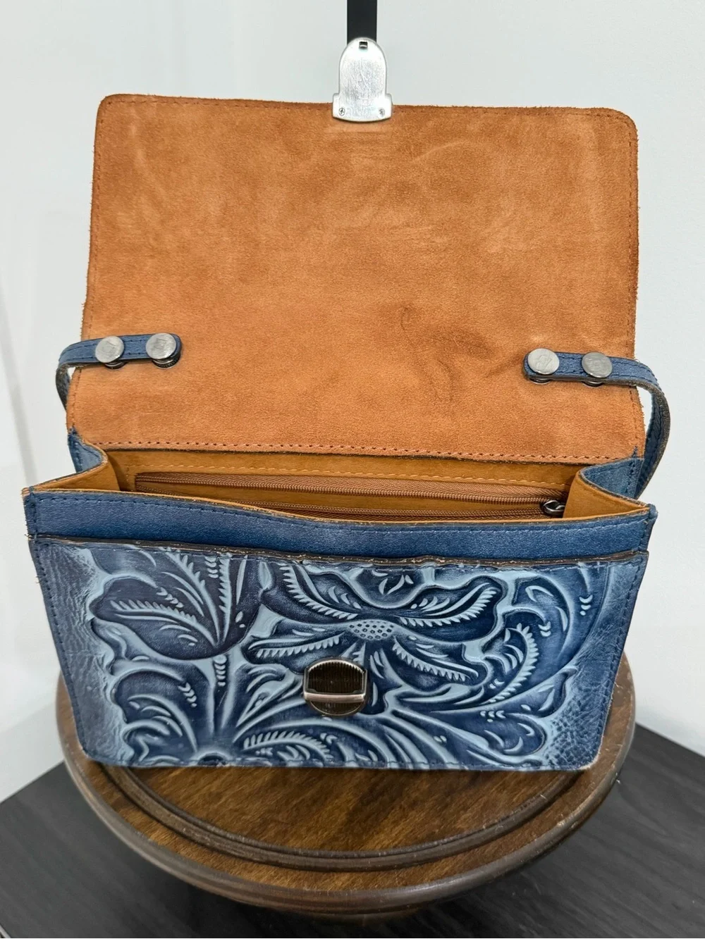 Patricia Nash Tooled Laurentina Leather Shoulder Bag Tote & Wallet Set